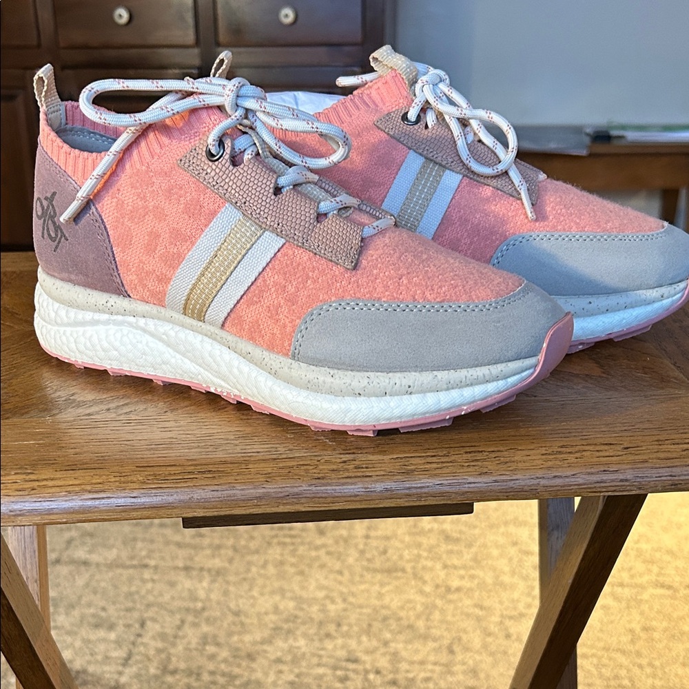 Sorel Sneakers Coral with Gray and Brown trim